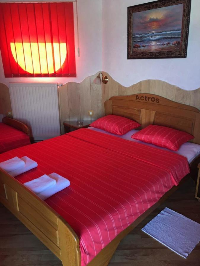 Motel pizzeria Actros Nova Topola Esterno foto